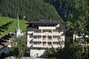 Отель Hotel Garni Valülla  Ишгль